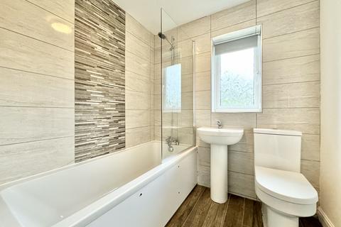 18 Apple Tree Walk, Leeds, LS25 7SD
