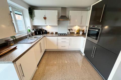 3 Clover Close, Tamworth, B79 0EF