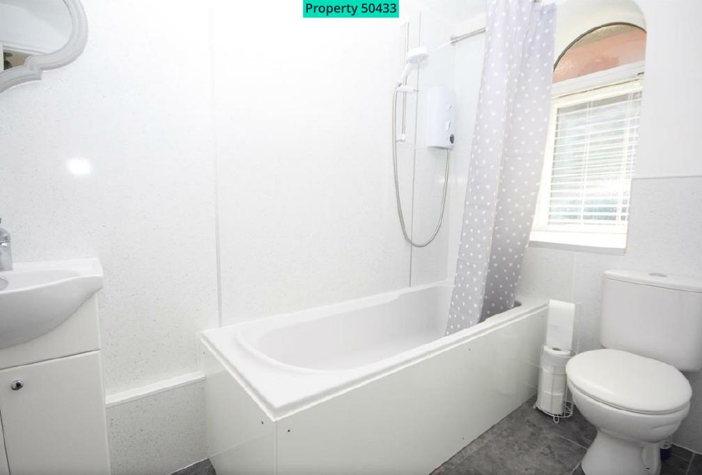 Main bathroom