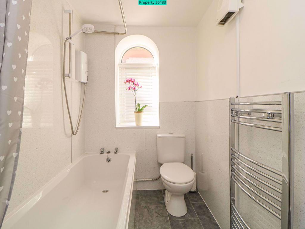 Main bathroom