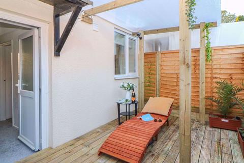 2 bedroom flat for sale, 128B St. Leonards Road, Weymouth, DT4