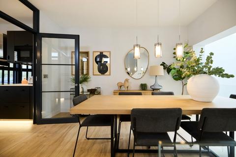 5 bedroom end of terrace house for sale, Hartismere Road, London