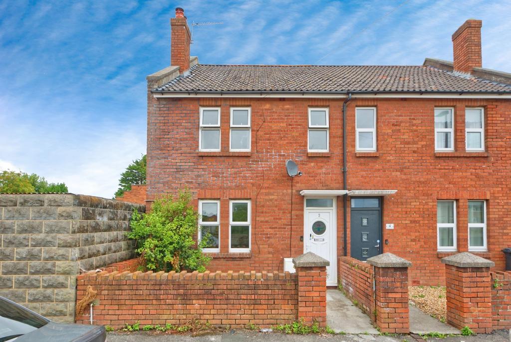 WestonsuperMare BS23 3 bed semidetached house for sale £250,000