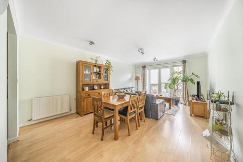 2 bedroom flat for sale, Bridge Wharf,  Chertsey,  Surrey,  KT16