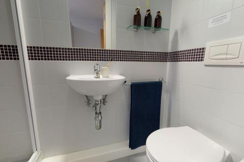 1 bedroom in a flat share to rent, Silver En Suite at Fountainbridge, 114 Dundee Street Fountainbridge EH11