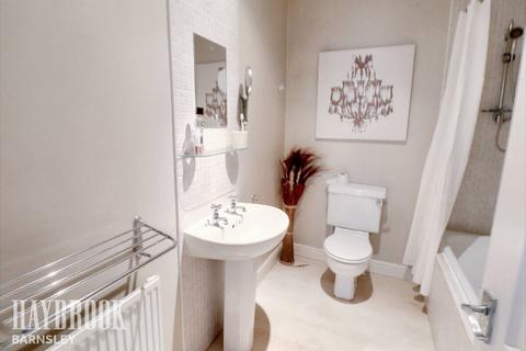 128 Dodworth Road, Barnsley, S70 6HL