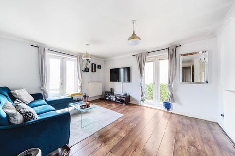 2 bedroom apartment for sale, Basildon Close, Watford, Hertfordshire