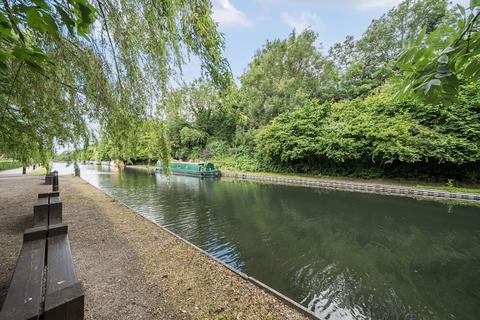 29 Basildon Close, Watford, WD18 8WL