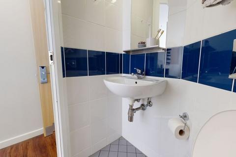 1 bedroom in a flat share to rent, Bronze En Suite at Tufnell House, Huddleston Road N7