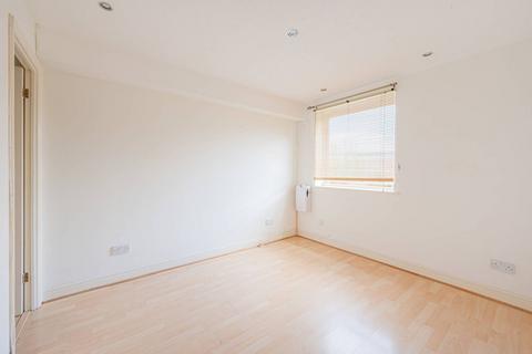 2 bedroom flat to rent, Swansea Court, Silvertown, London, E16