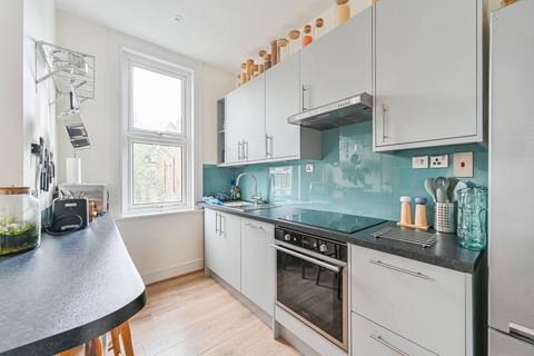 2 bedroom flat for sale, Arlingford Road, Brixton, London, SW2