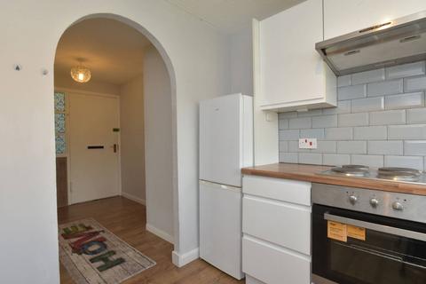 3 Forker Avenue, Rosyth, Dunfermline, KY11 2UH