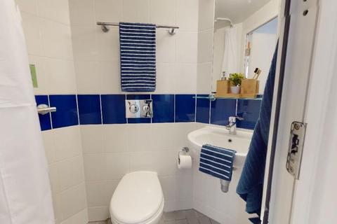 1 bedroom in a flat share to rent, Silver En Suite Plus at Tufnell House, Huddleston Road N7