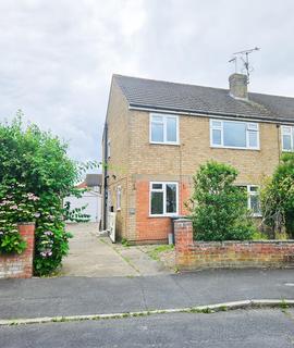 3 bedroom semi-detached house to rent, Sunfield Crescent, Birchwood, LN6