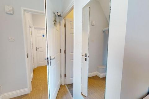 1 bedroom in a flat share to rent, Gatehouse Gold En Suite at Tufnell House, Huddleston Road N7