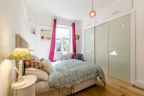 2 bedroom flat to rent, Finchley Road, Hampstead, London, NW3