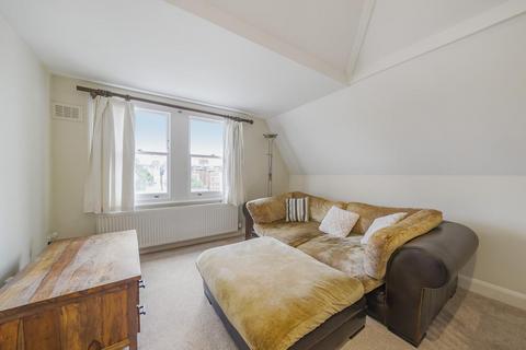 2 bedroom flat for sale, Culverden Road, Balham