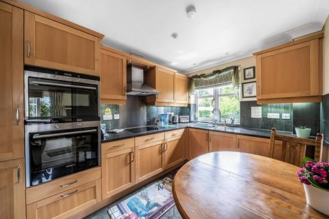 2 bedroom flat for sale, St Johns Hill Road, St Johns, Woking, GU21