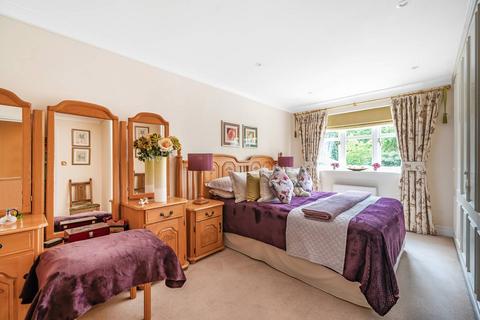 2 bedroom flat for sale, St Johns Hill Road, St Johns, Woking, GU21