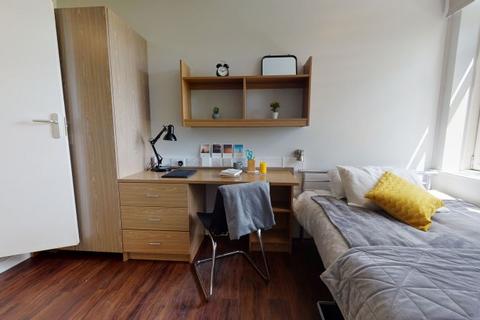 1 bedroom in a flat share to rent, Silver En Suite at Tufnell House, Huddleston Road N7