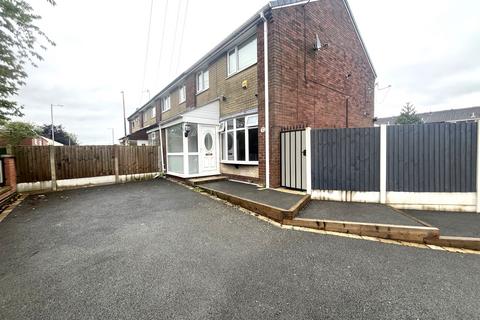 3 bedroom end of terrace house for sale, Lodge Lane, Dukinfield