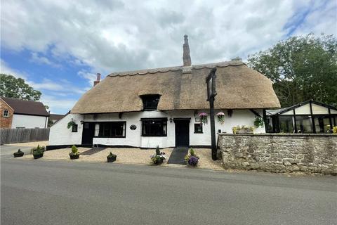 Pub for sale, Main Street, Buckingham MK18