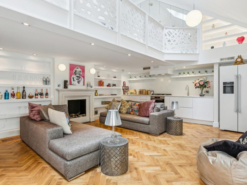 Redcliffe Gardens, London, SW10 2 bed link detached house for sale £