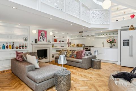 2 bedroom link detached house for sale, Redcliffe Gardens, London, SW10