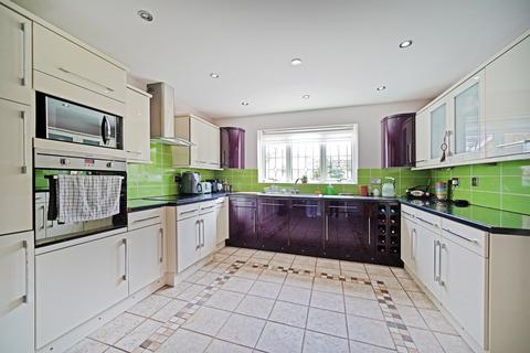 4 bedroom detached house for sale, Stanbrook Road, Shirley, B90