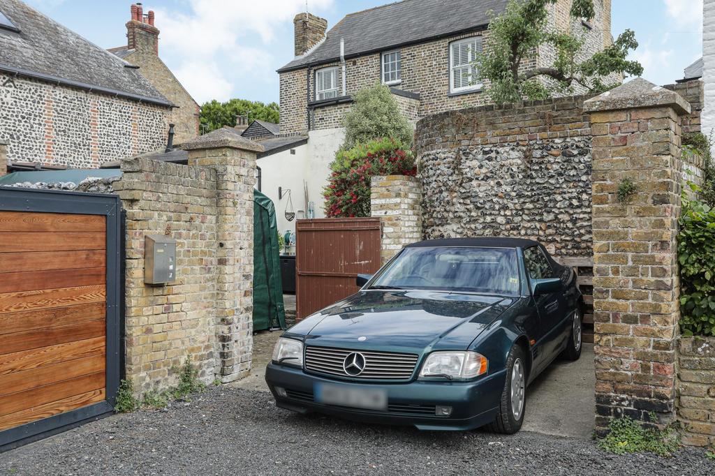 Crow Hill, Broadstairs, CT10 4 bed cottage for sale £625,000
