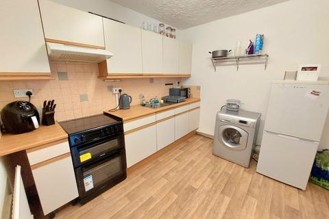 2 bedroom apartment to rent, Hannah Street, Porth, CF39