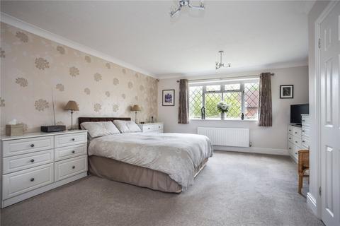 5 Bramblewood, Merstham, Redhill, RH1 3DW