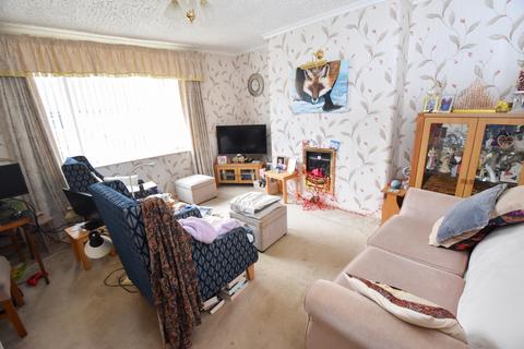 2 bedroom flat for sale, Hereford Grove, Cadishead, M44