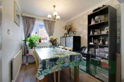 3 bedroom end of terrace house for sale, Roundhills, Waltham Abbey EN9