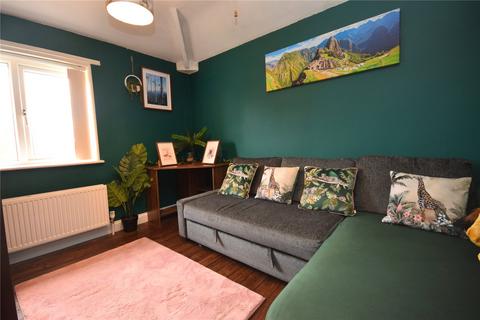 10 Acre Crescent, Leeds, LS10 4DJ