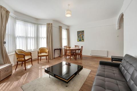 3 bedroom flat for sale, Carminia Road, London, SW17