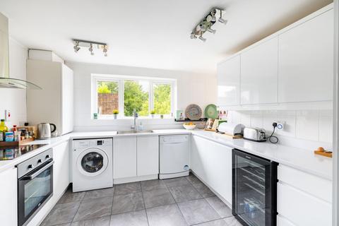28 Wontford Road, Purley, CR8 4BL