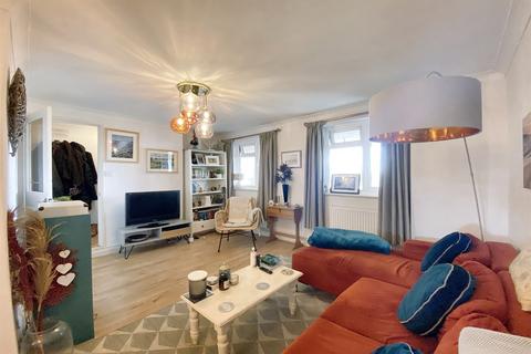 2 bedroom flat for sale, West Bay