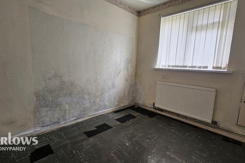 12 Bryngolau, Tonyrefail, Porth, CF39 8HW
