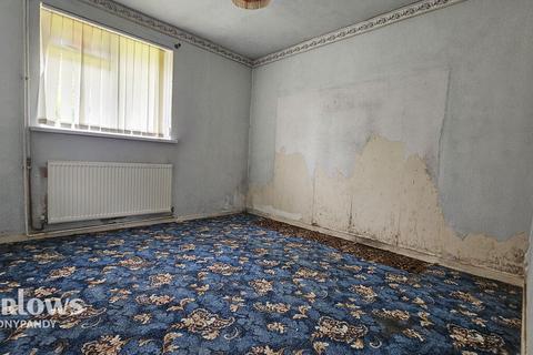 12 Bryngolau, Tonyrefail, Porth, CF39 8HW