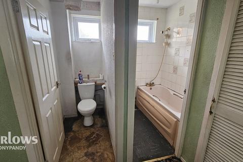 12 Bryngolau, Tonyrefail, Porth, CF39 8HW