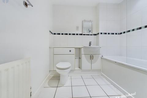 2 bedroom apartment for sale, Buckingham Court, Buckingham Street, Aylesbury, Buckinghamshire