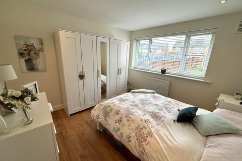 9 Ainsworth Close, Denton, Manchester, M34 2PZ