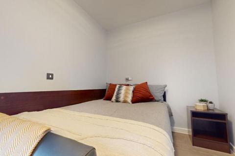 1 bedroom in a flat share to rent, Platinum En Suite Plus at Highbury, 201, Isledon Road N7