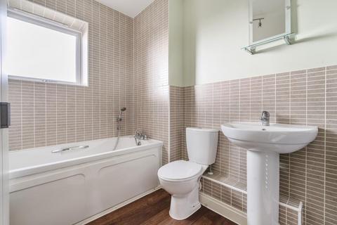 2 bedroom flat for sale, Aylesbury,  Buckinghamshire,  HP19