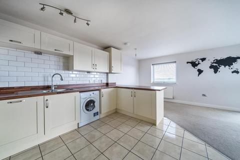 2 bedroom flat for sale, Aylesbury,  Buckinghamshire,  HP19