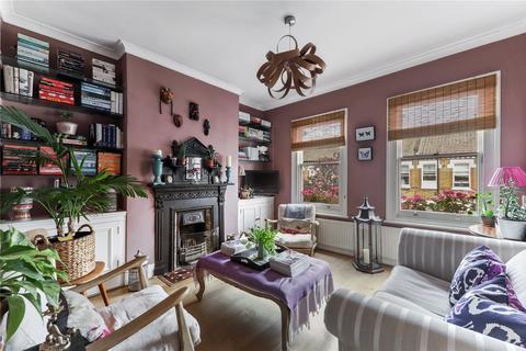 2 bedroom flat for sale, Tremadoc Road, London SW4