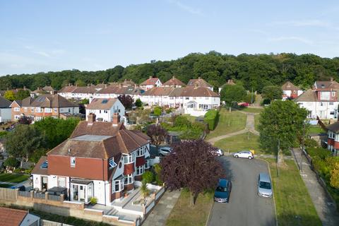 4 bedroom semi-detached house for sale, Heatherbank, London, SE9