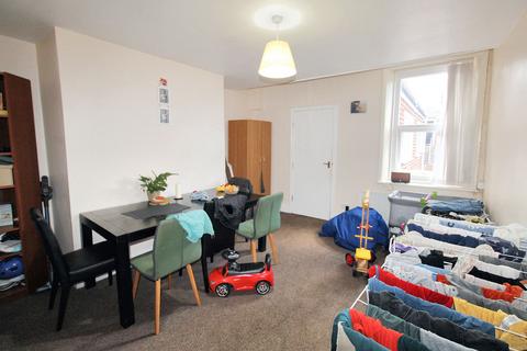 6 bedroom maisonette for sale, Helmsley Road, Sandyford, Newcastle upon Tyne, Tyne and Wear, NE2 1RD