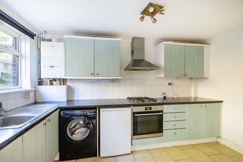 3 bedroom flat for sale, Stafford Road, Caterham, CR3